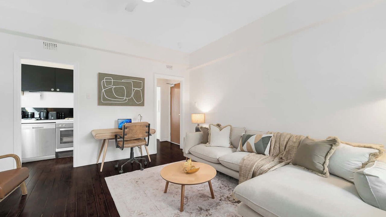 Photo of Livingroom in Elizabeth Bay