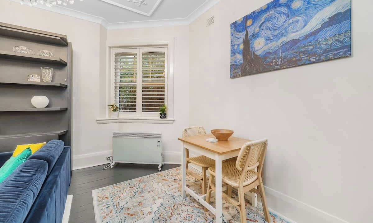 Photo of Livingroom in Elizabeth Bay