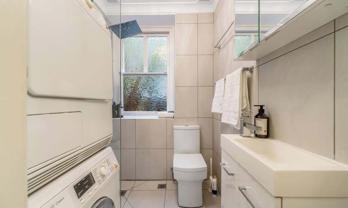 Photo of Bathroom in Elizabeth Bay