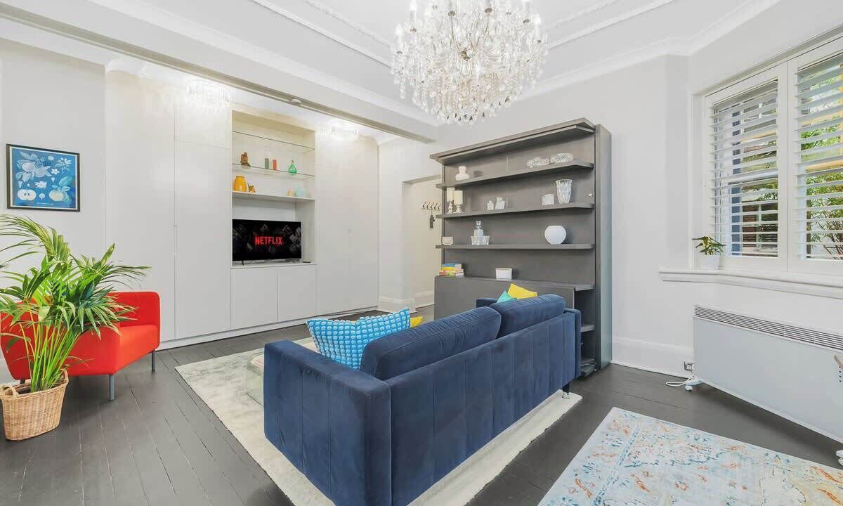 Photo of Livingroom in Elizabeth Bay