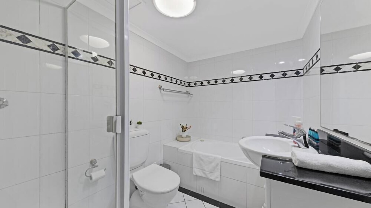 Photo of Bathroom in Haymarket