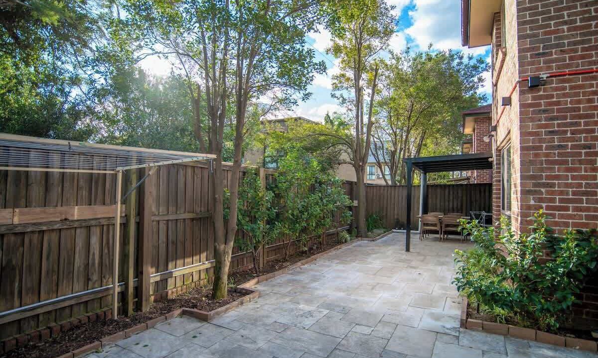 Photo of Patio Balcony in Dundas