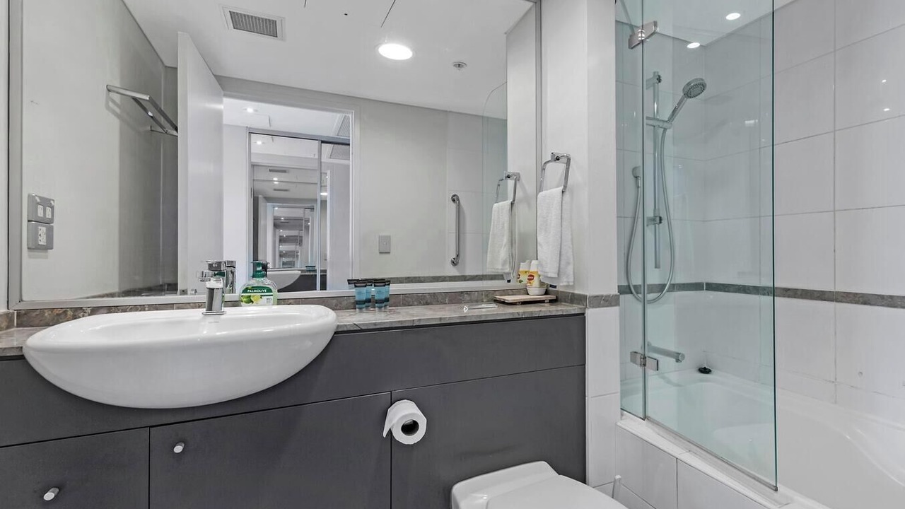 Photo of Bathroom in Haymarket