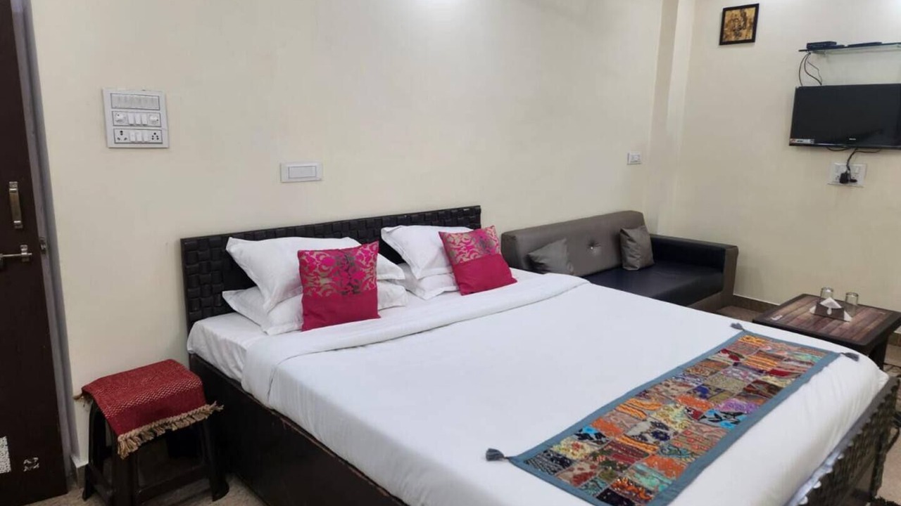 Photo of Bedroom in Abu Road