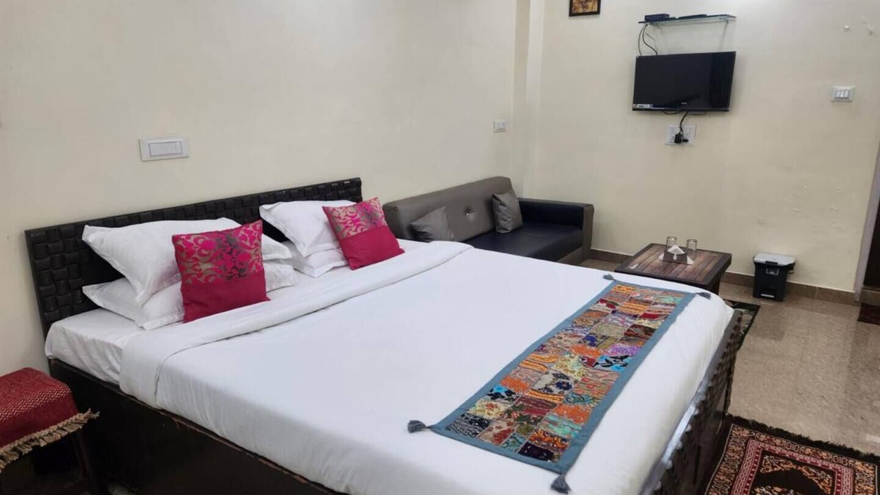 Photo of Bedroom in Abu Road