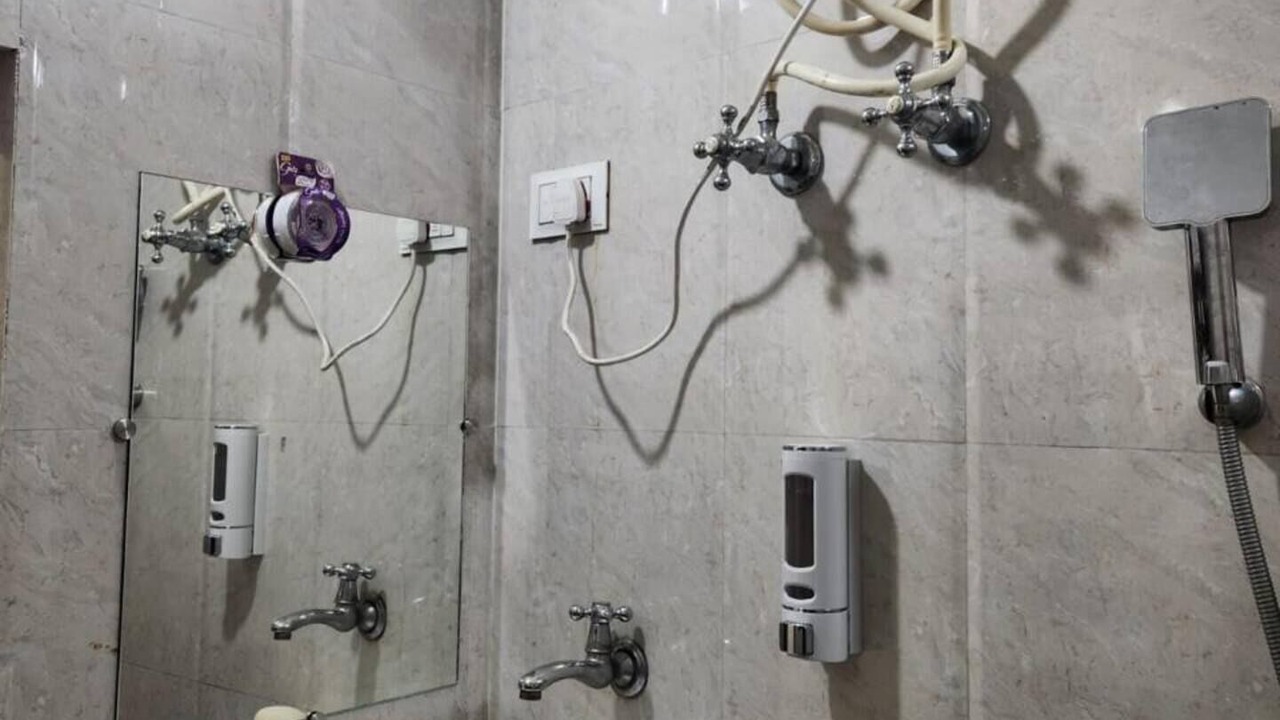 Photo of Bathroom in Abu Road