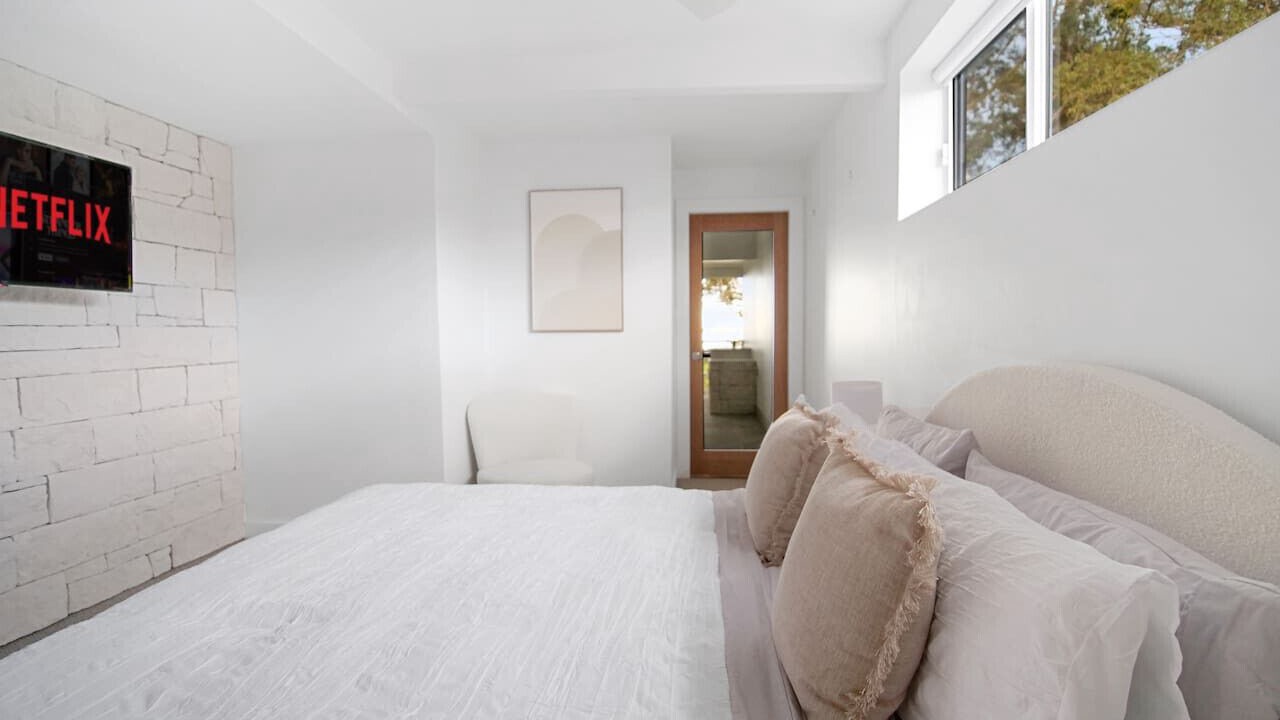 Photo of Bedroom in Berkeley Vale