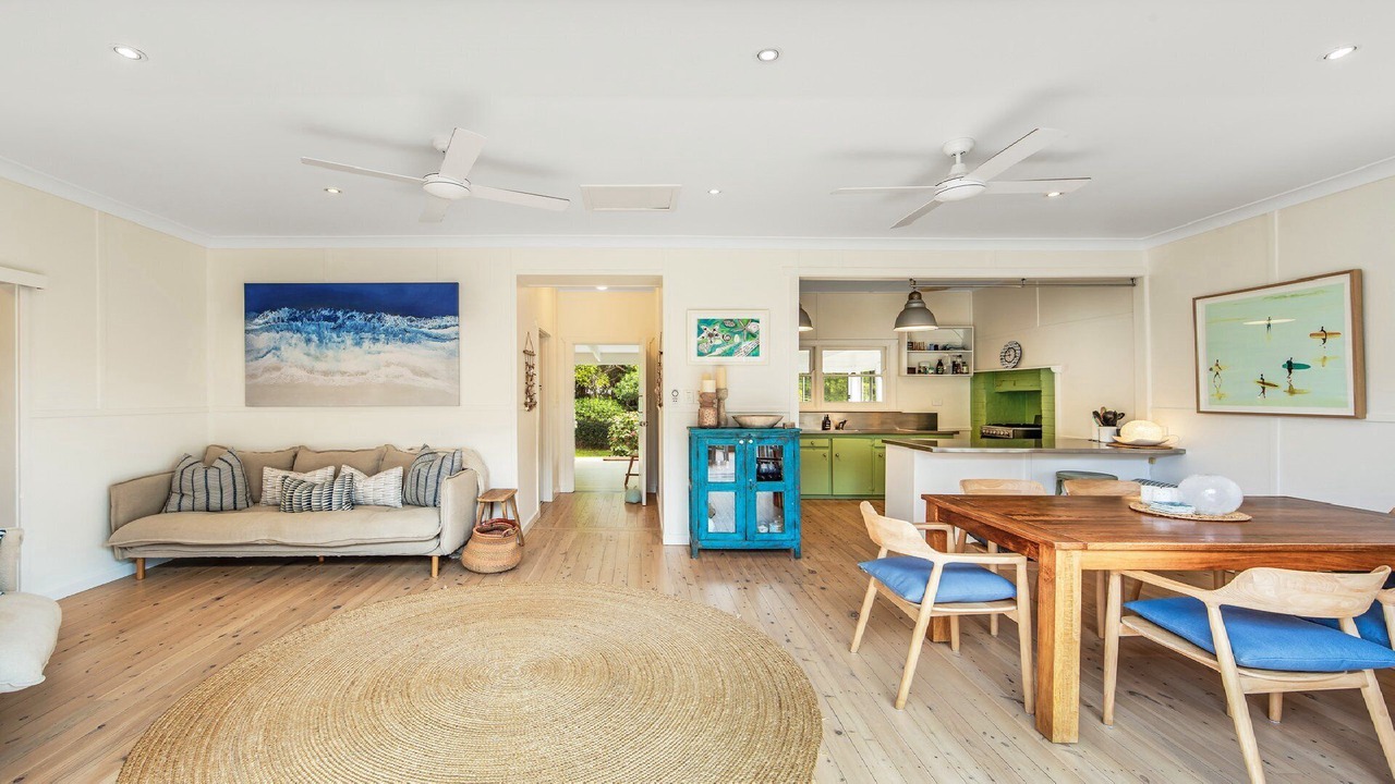Photo of Livingroom in Macmasters Beach