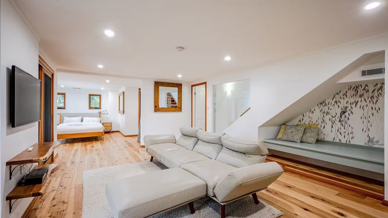 Photo of Livingroom in Macmasters Beach