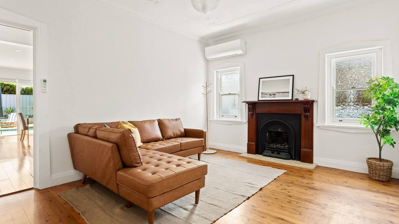 Photo of Livingroom in Russell Lea