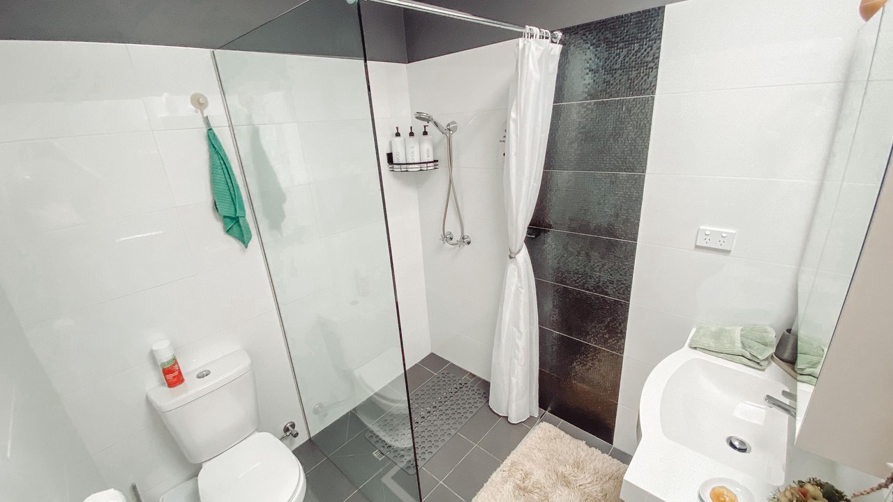 Photo of Bathroom in Oak Flats