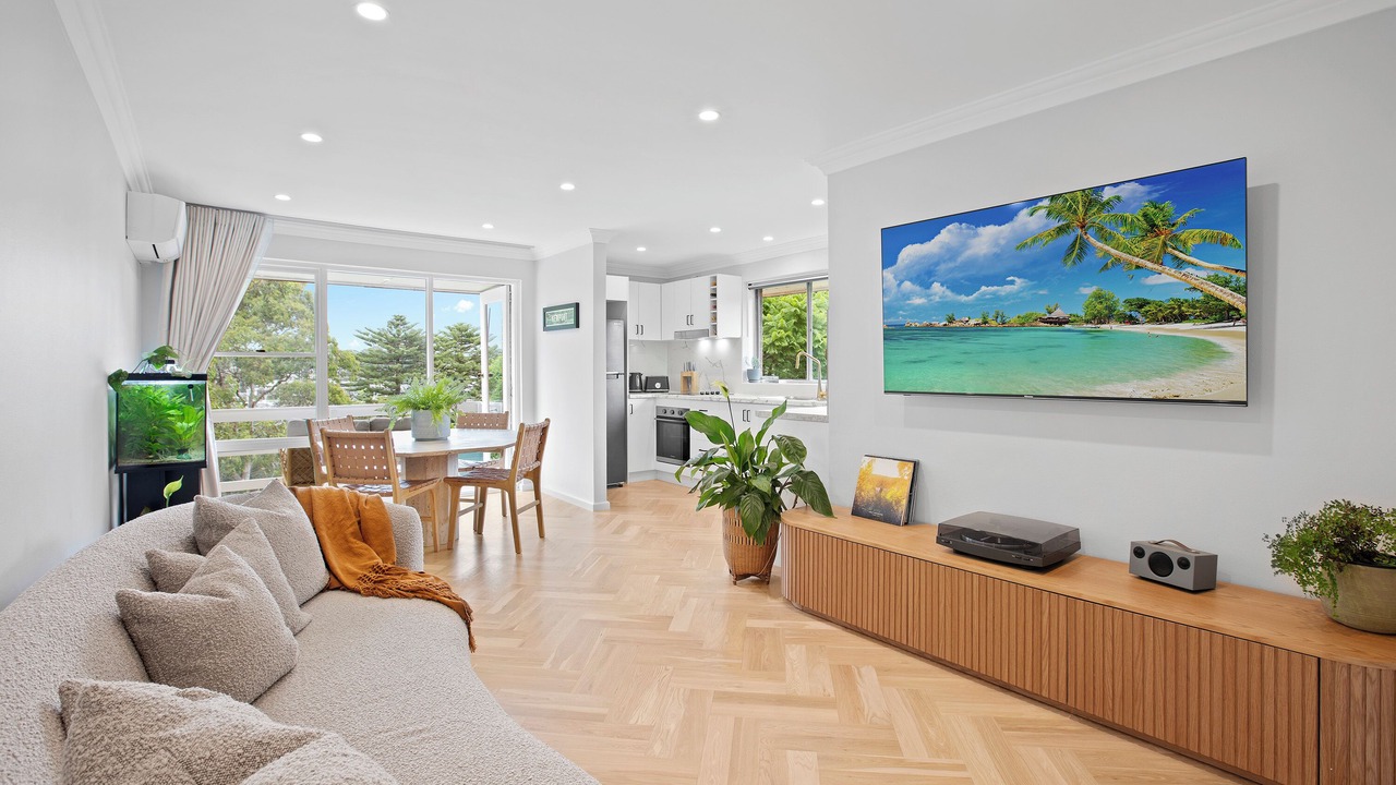Photo of Livingroom in Newport
