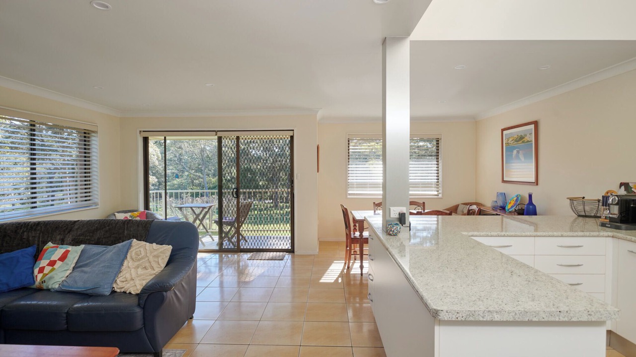 Photo of Livingroom in Black Head