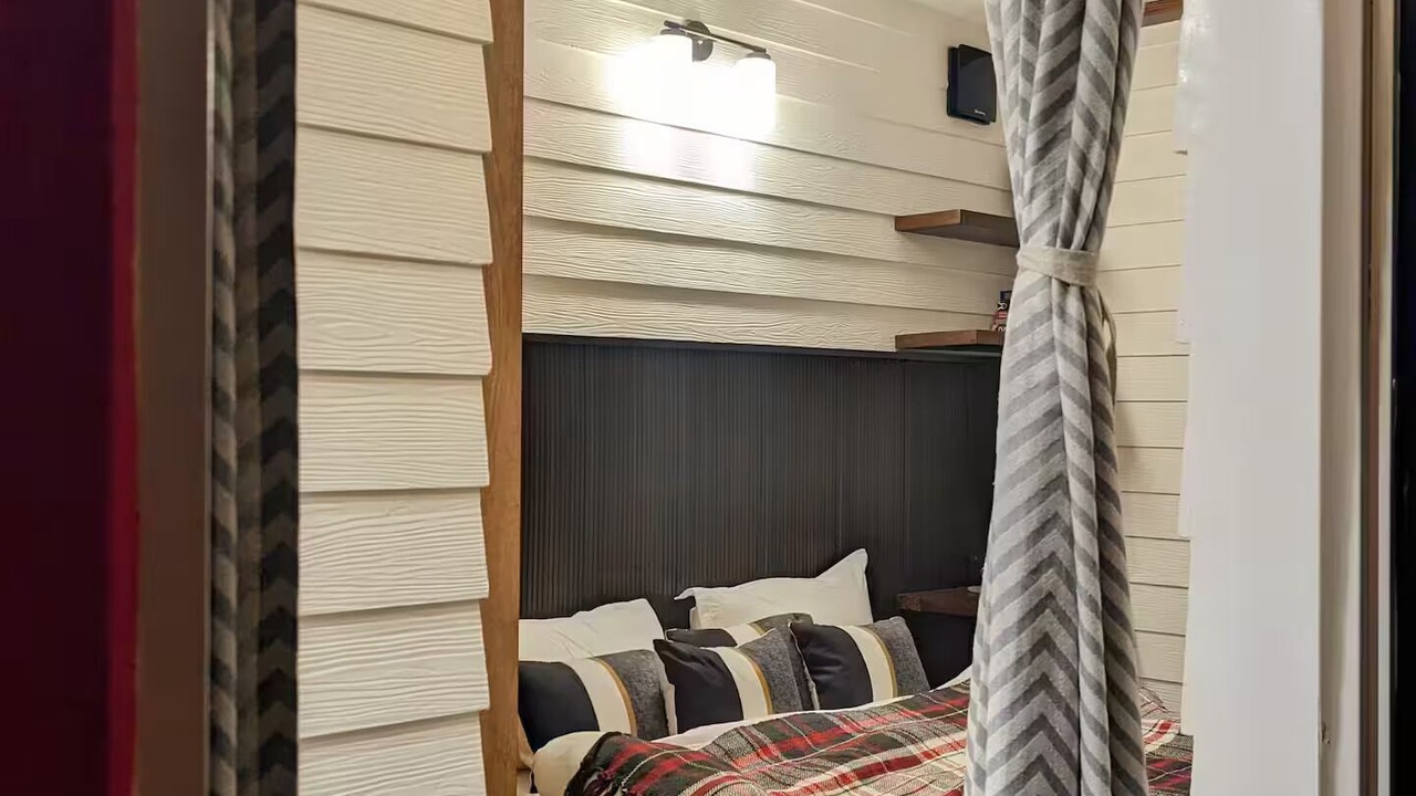 Photo of Bedroom in Noida
