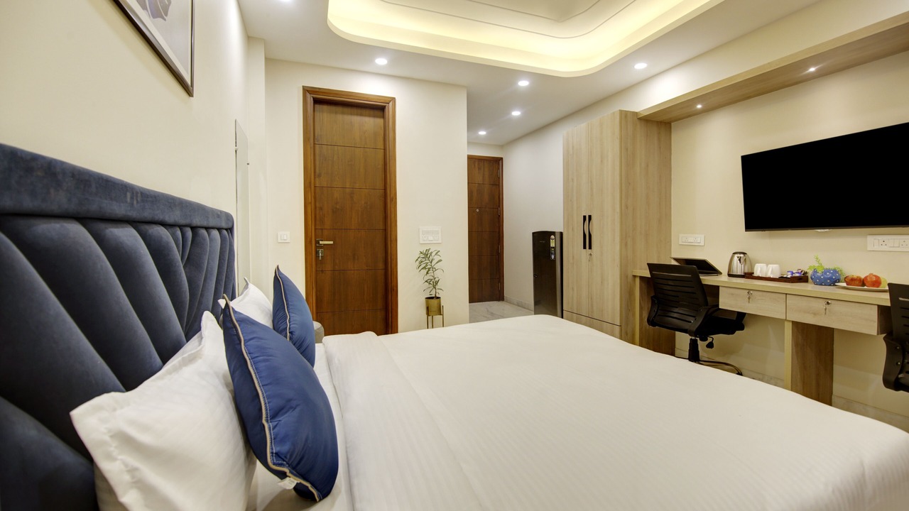 Photo of Bedroom in DLF Phase 3