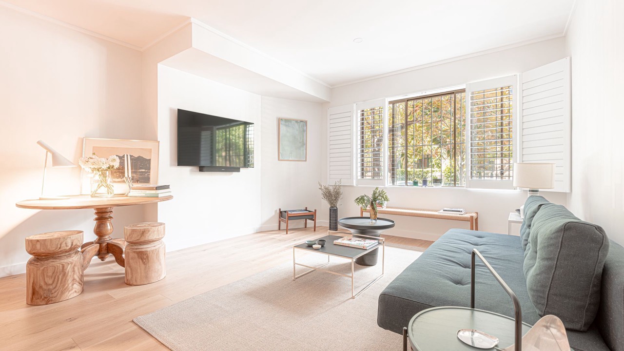 Photo of Livingroom in Elizabeth Bay
