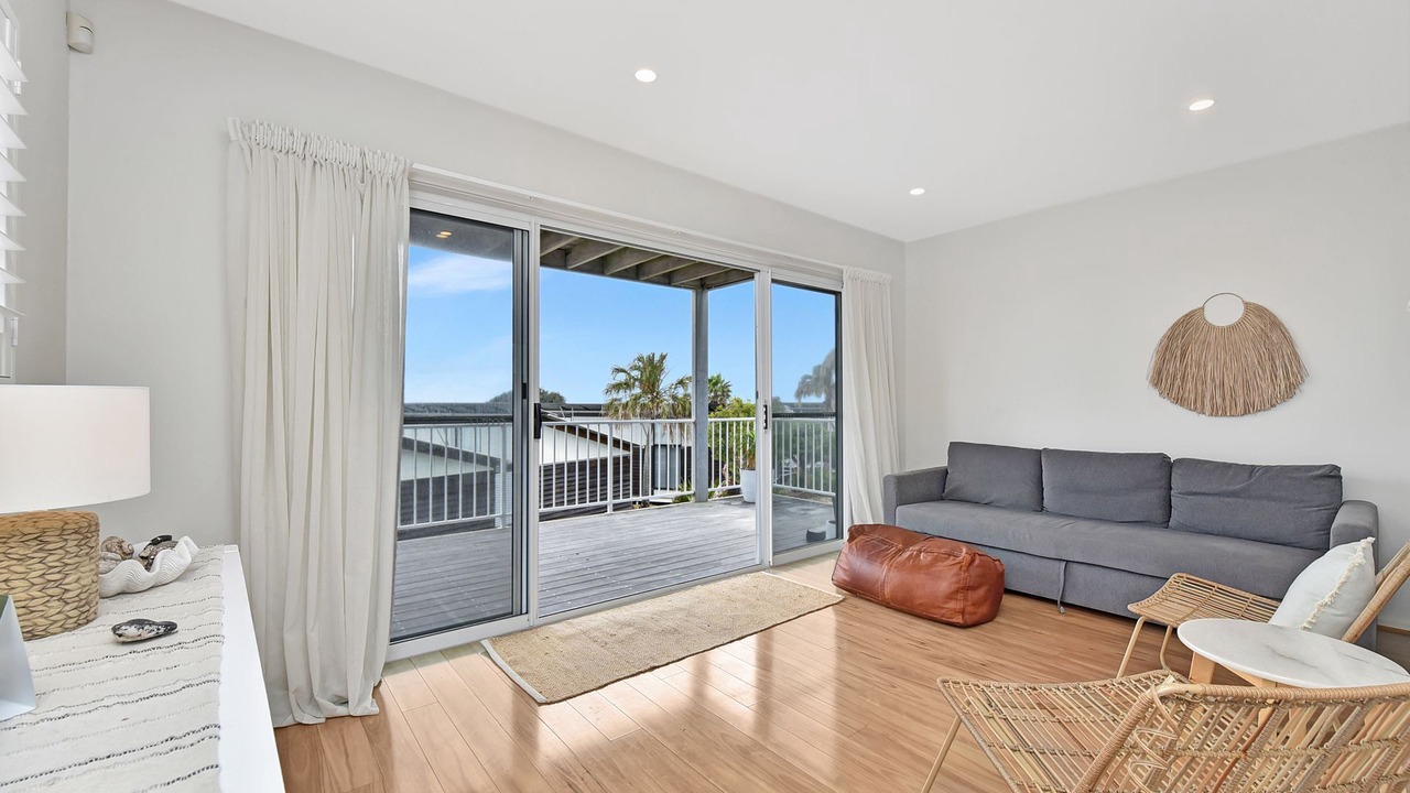 Photo of Livingroom in Caves Beach
