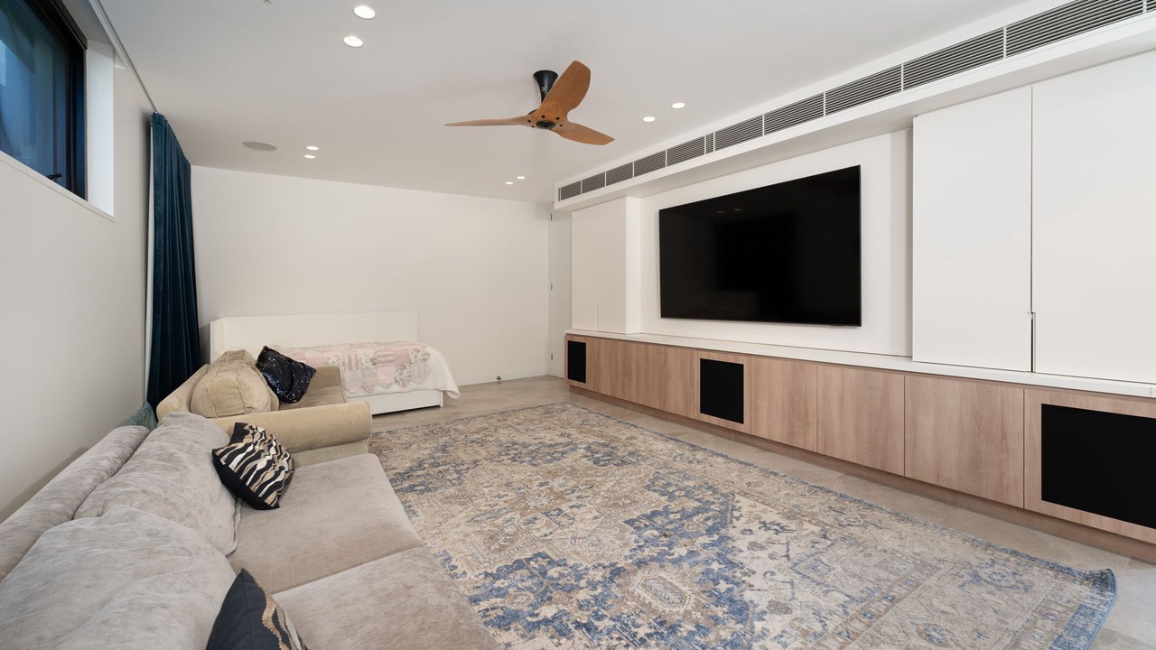 Photo of Livingroom in Whale Beach