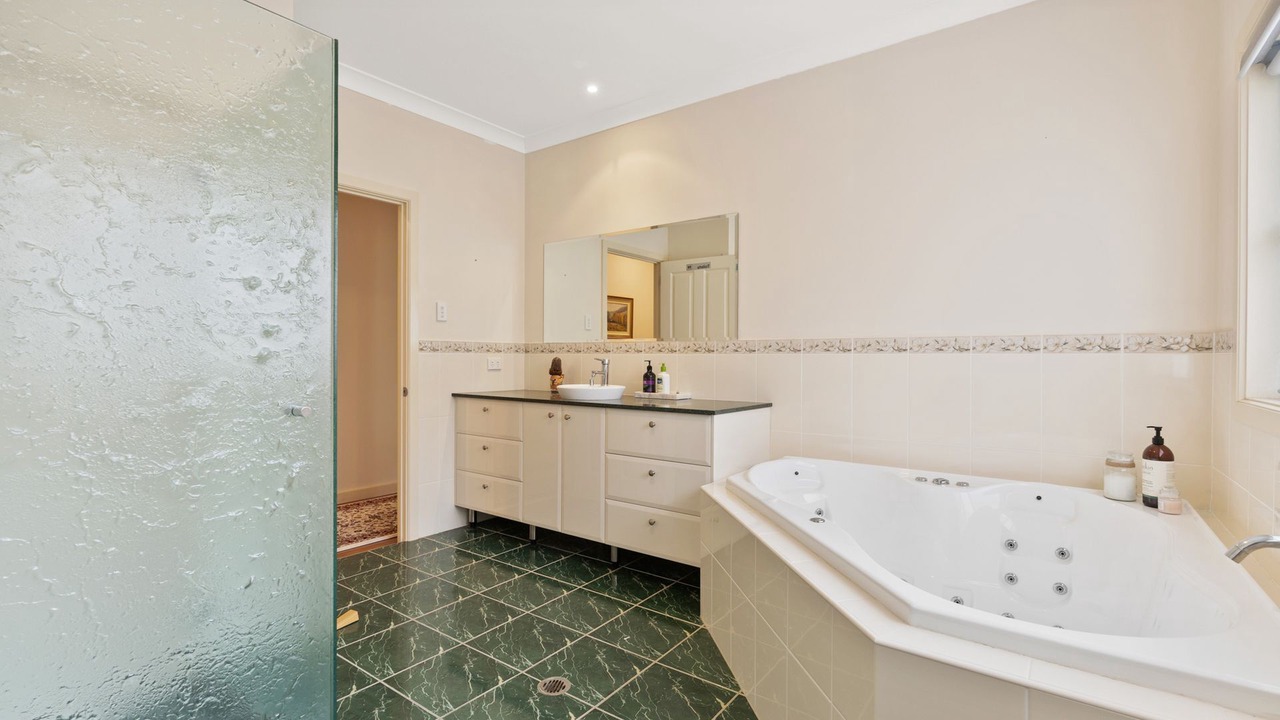 Photo of Bathroom in Wentworth Falls