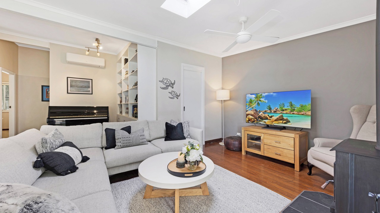 Photo of Livingroom in Macmasters Beach