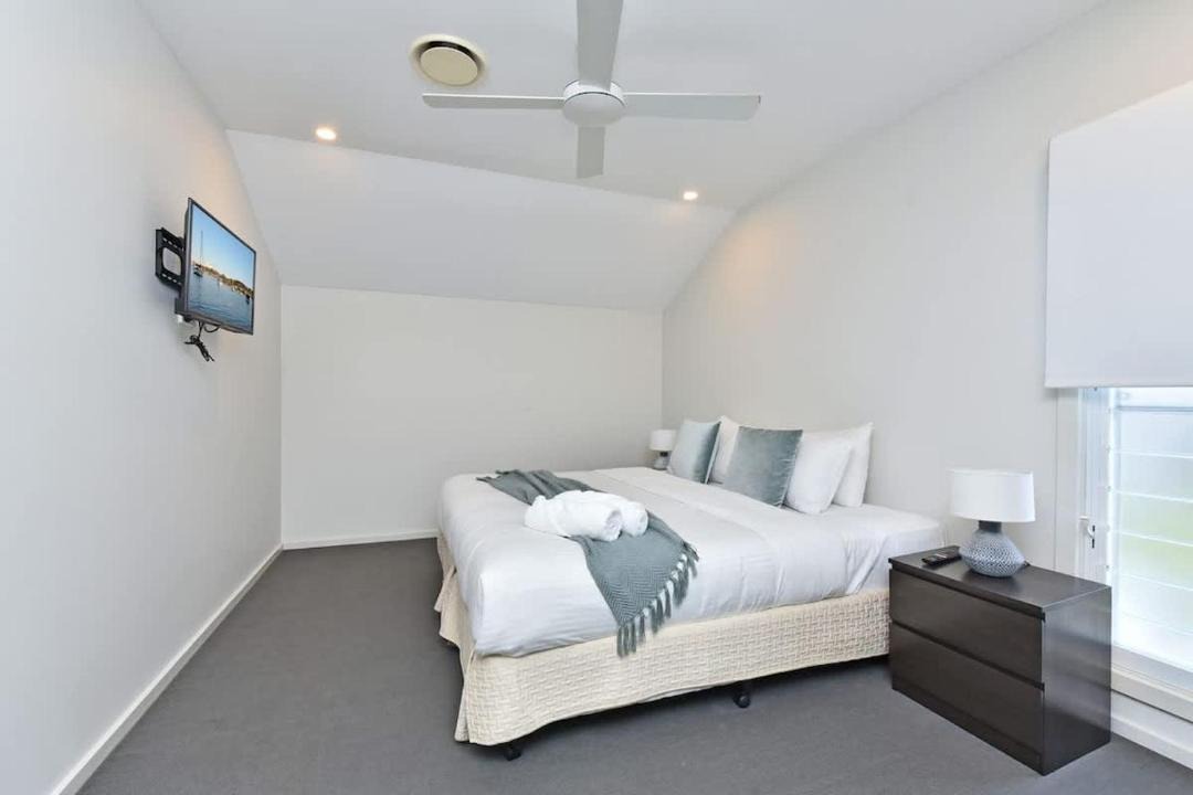 Photo of Others in Caves Beach