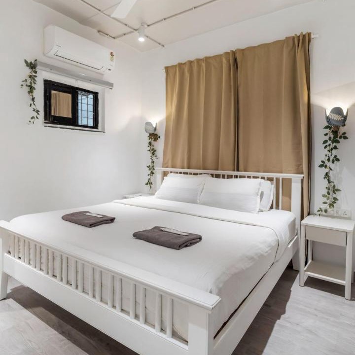 Photo of Bedroom in Pali Hill