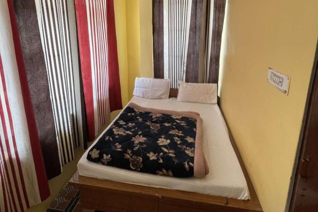 Photo of Bedroom in Pipalkoti
