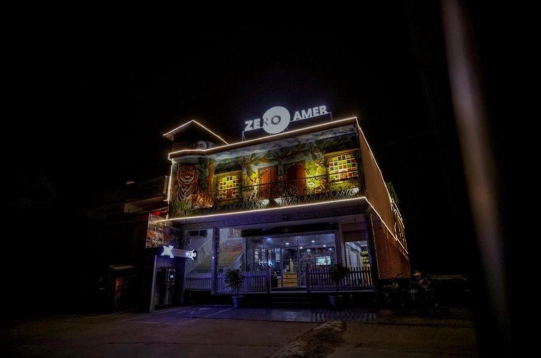 Photo of Others in Amer
