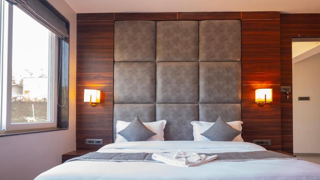 Photo of Bedroom in Mahabaleshwar