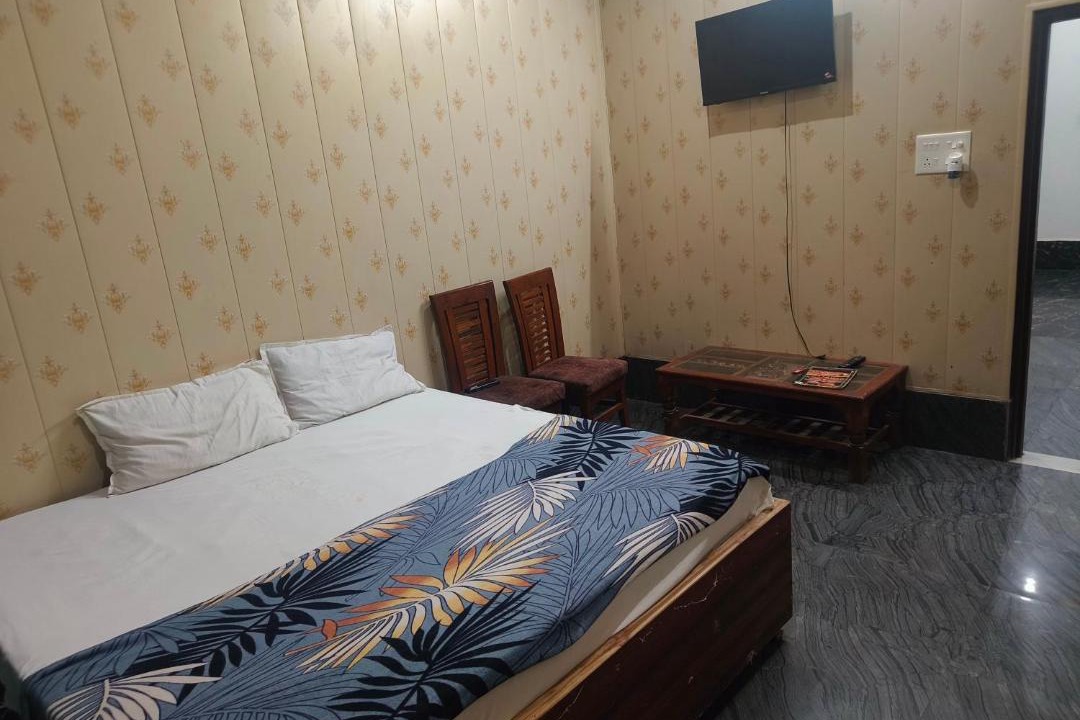 Photo of Bedroom in Etah