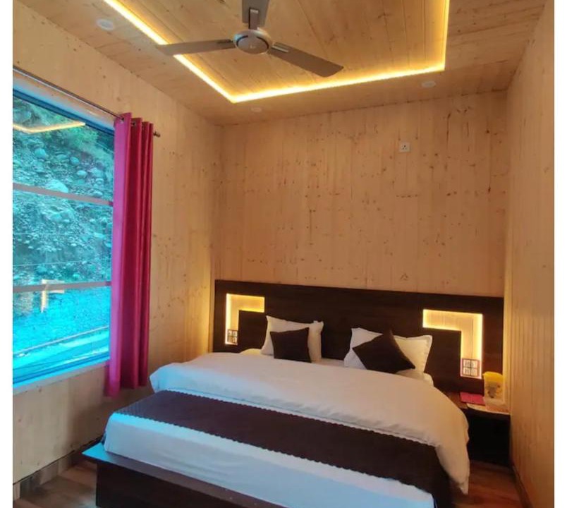 Photo of Bedroom in Karnaprayag
