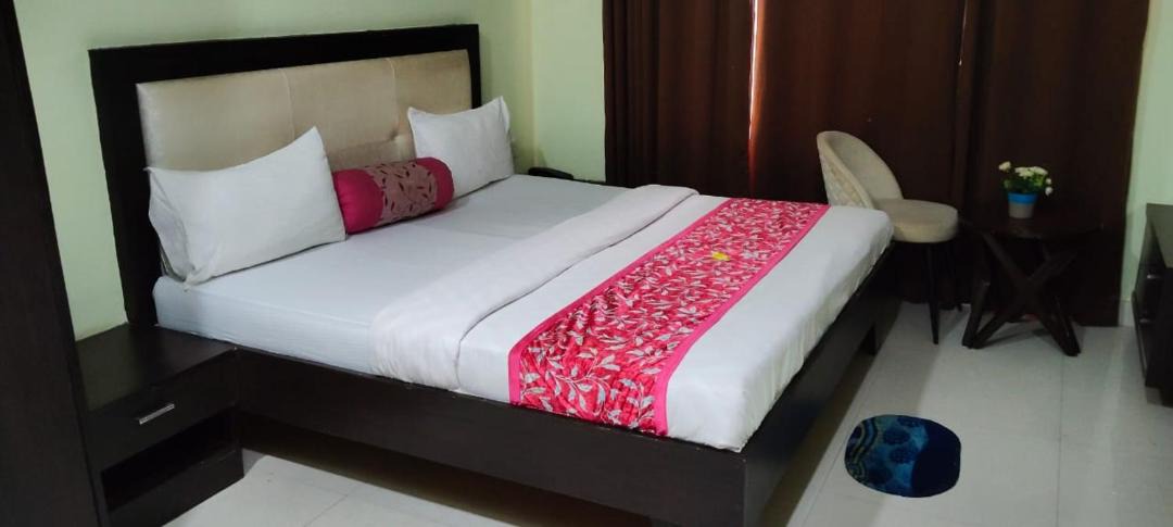 Photo of Bedroom in Taj Ganj
