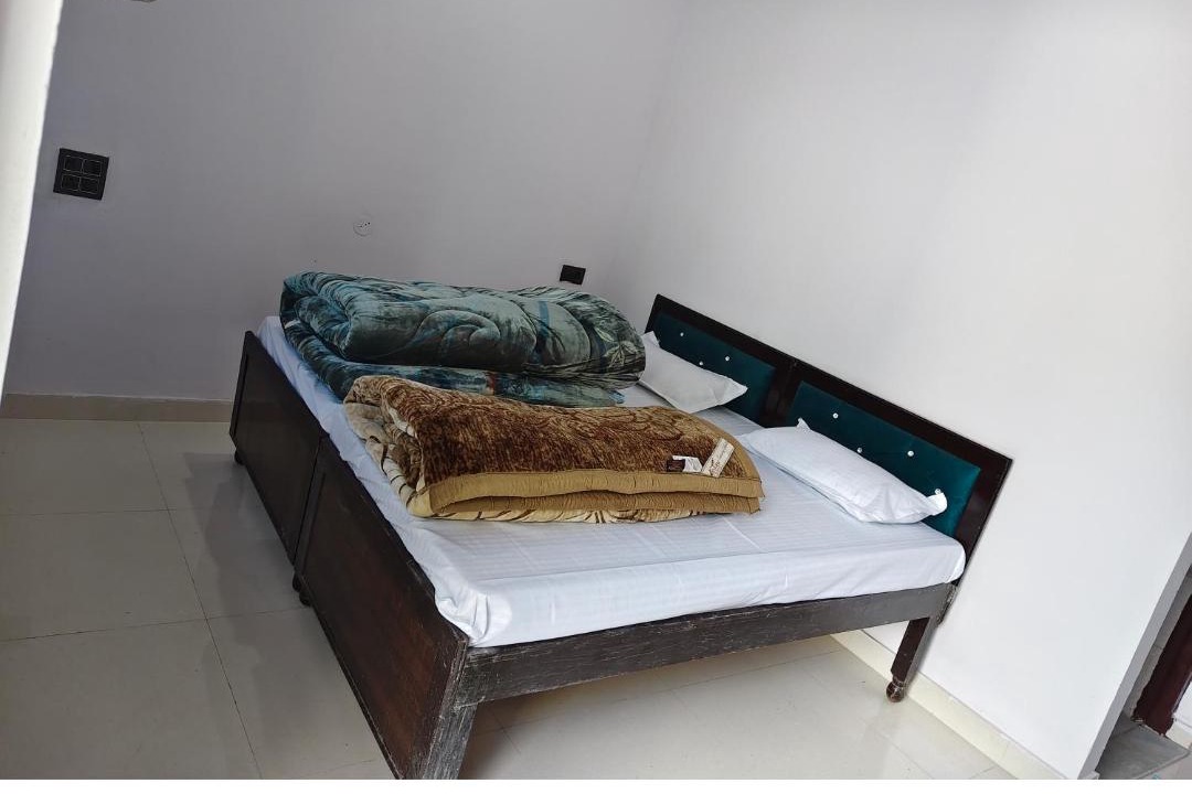 Photo of Bedroom in Narainkoti