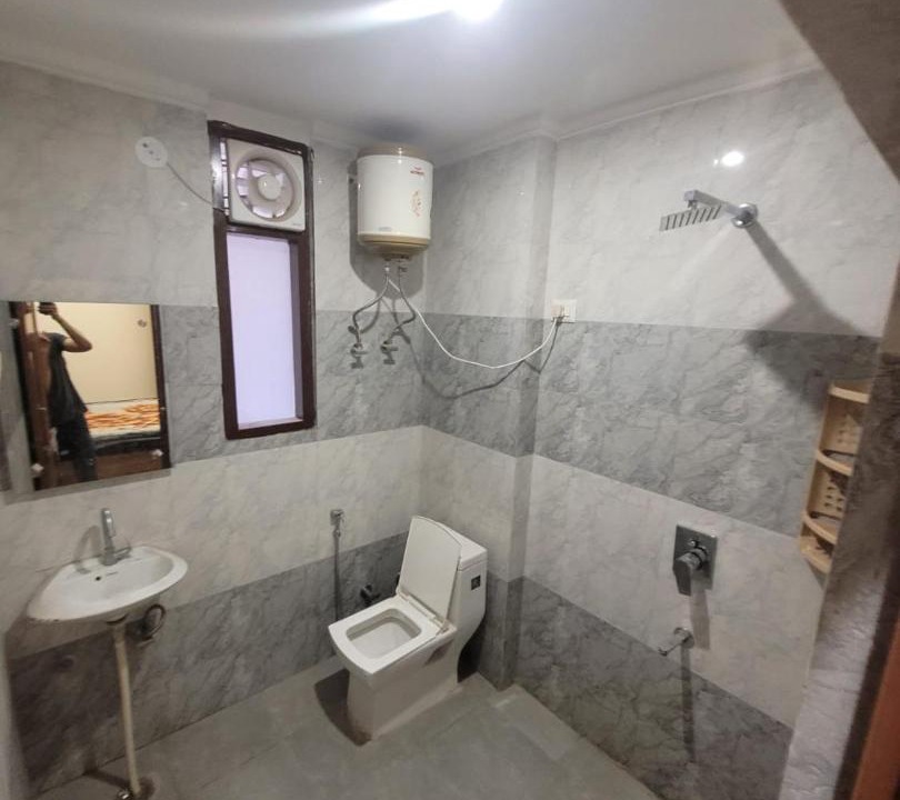 Photo of Bathroom in DLF Phase 3