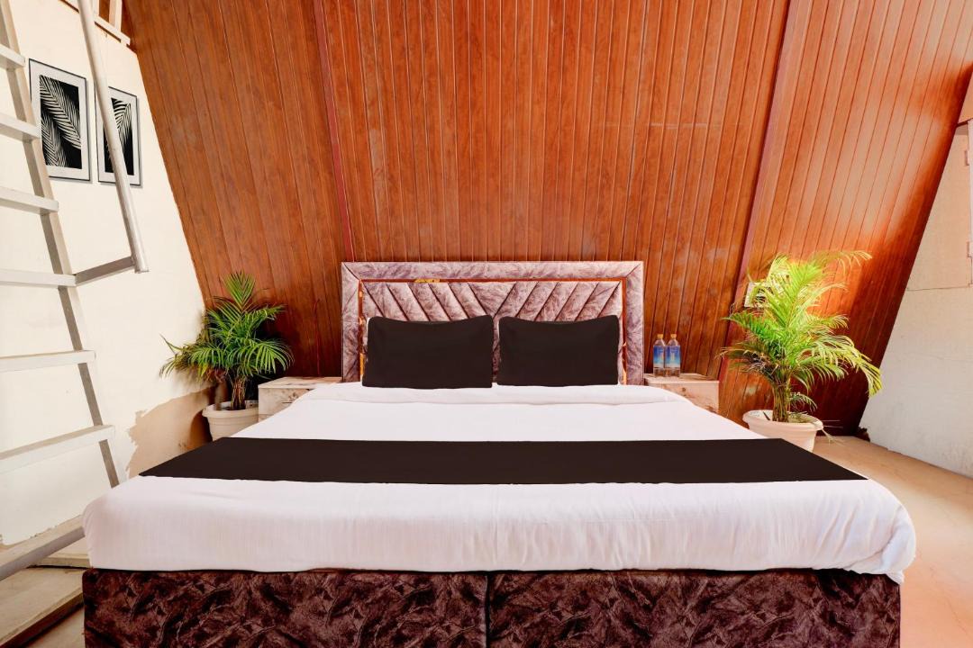 Photo of Bedroom in Tapovan