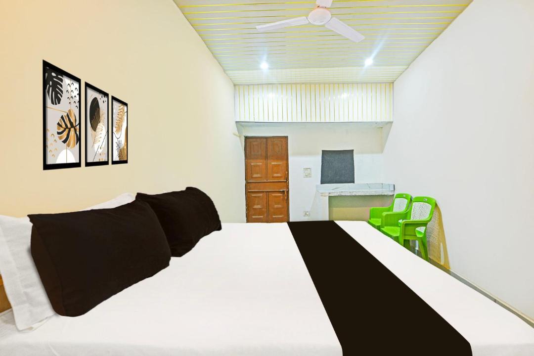 Photo of Bedroom in Badarpur