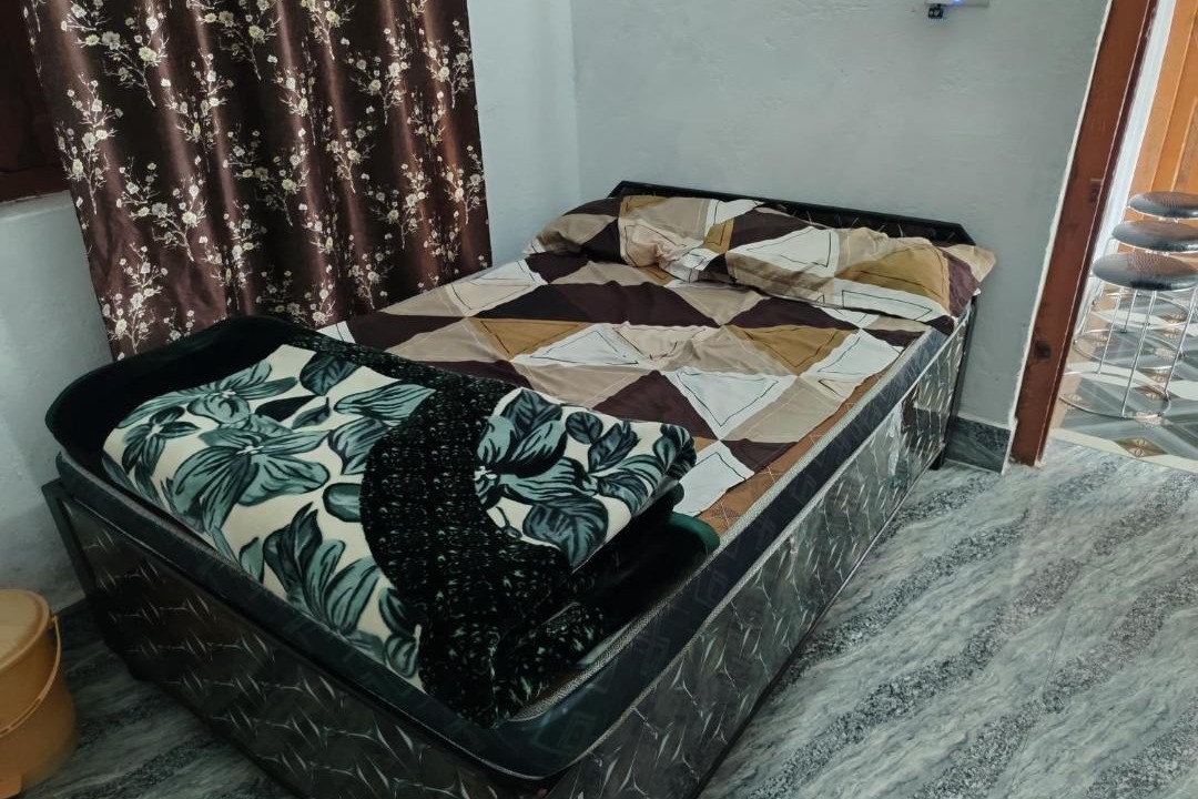 Photo of Bedroom in Narainkoti