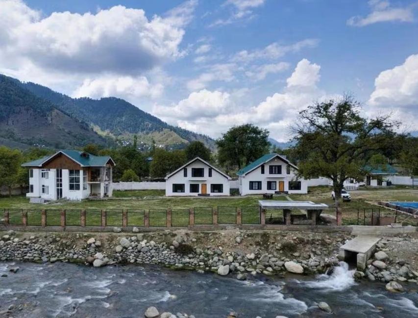 Photo of Others in Daksum