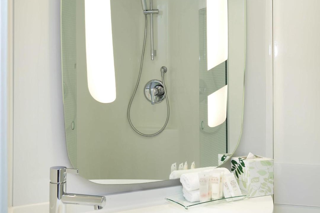 Photo of Bathroom in Mascot