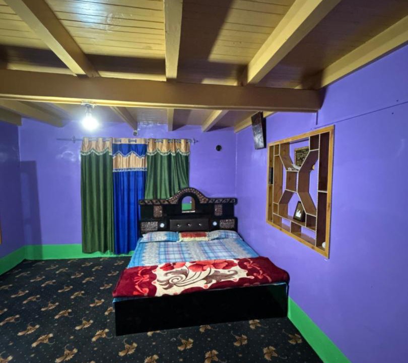 Photo of Bedroom in Gulmarg