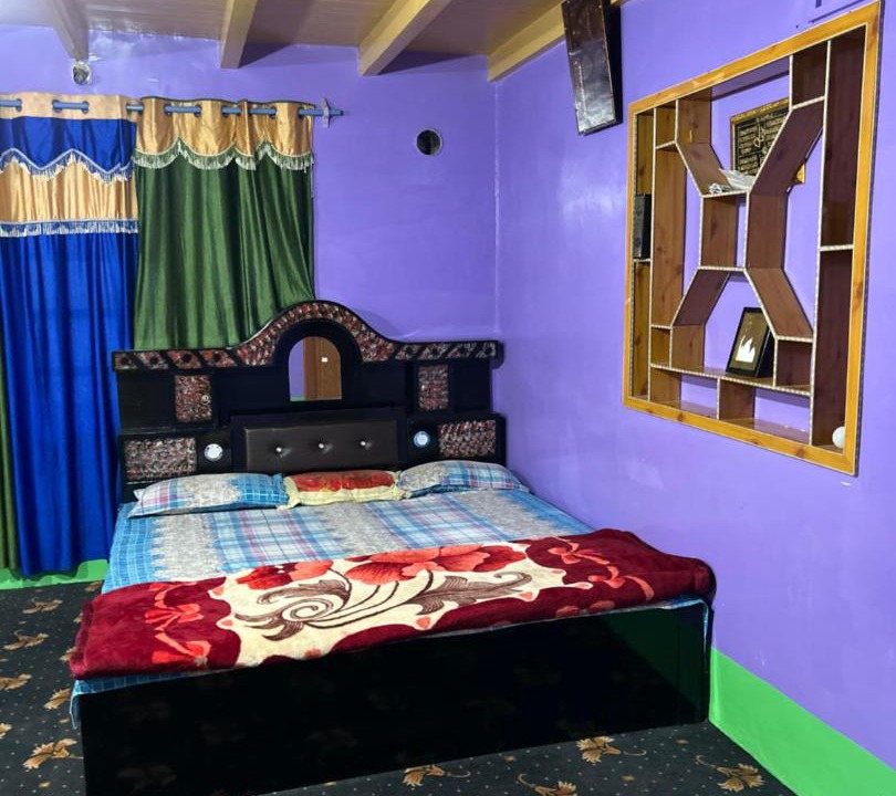 Photo of Bedroom in Gulmarg