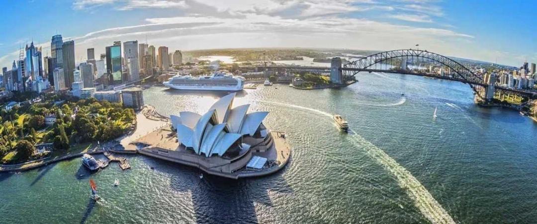 Photo of Others in Lavender Bay