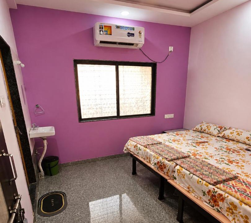 Photo of Bedroom in Akalkot