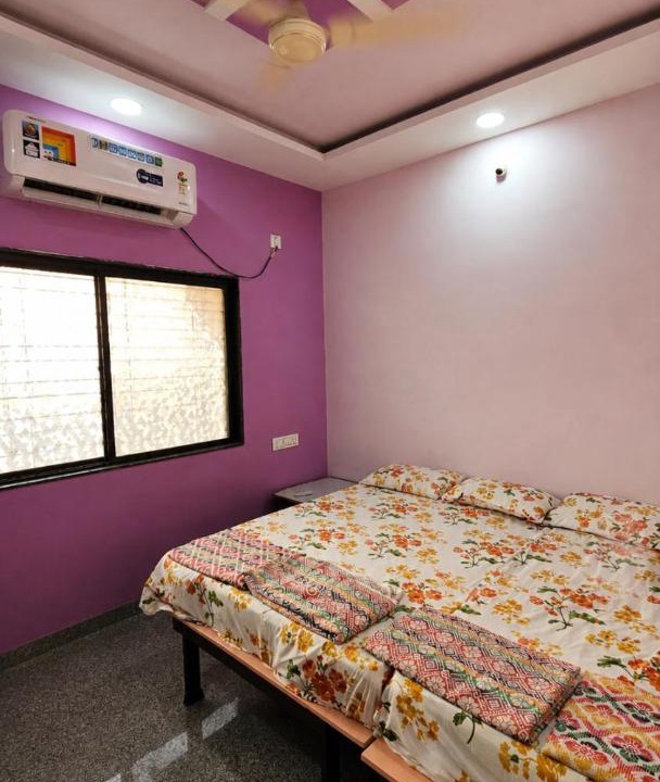 Photo of Bedroom in Akalkot