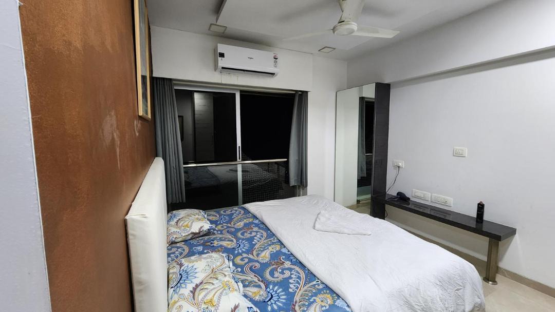 Photo of Bedroom in Malabar Hill