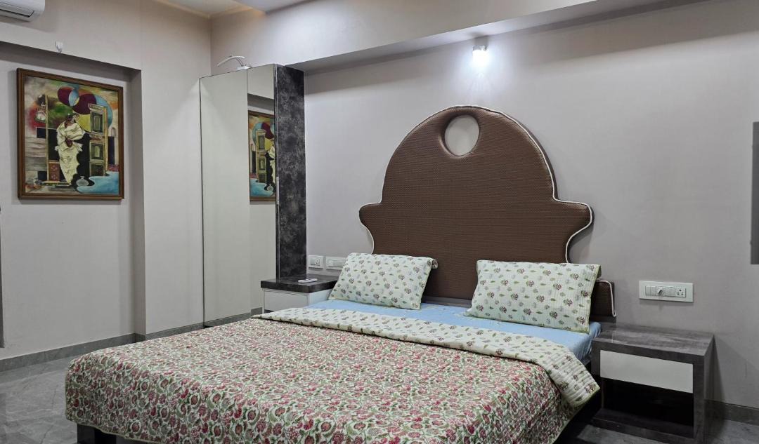 Photo of Bedroom in Malabar Hill