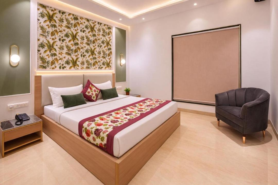 Photo of Bedroom in DLF Phase 3