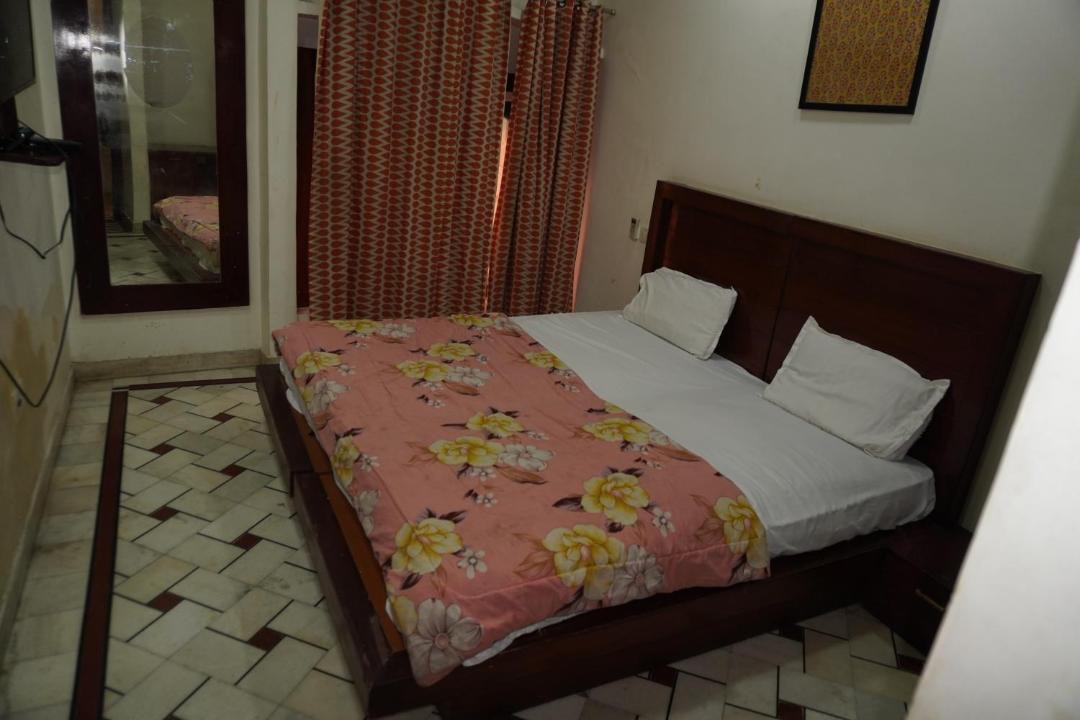 Photo of Bedroom in Sindhi Camp