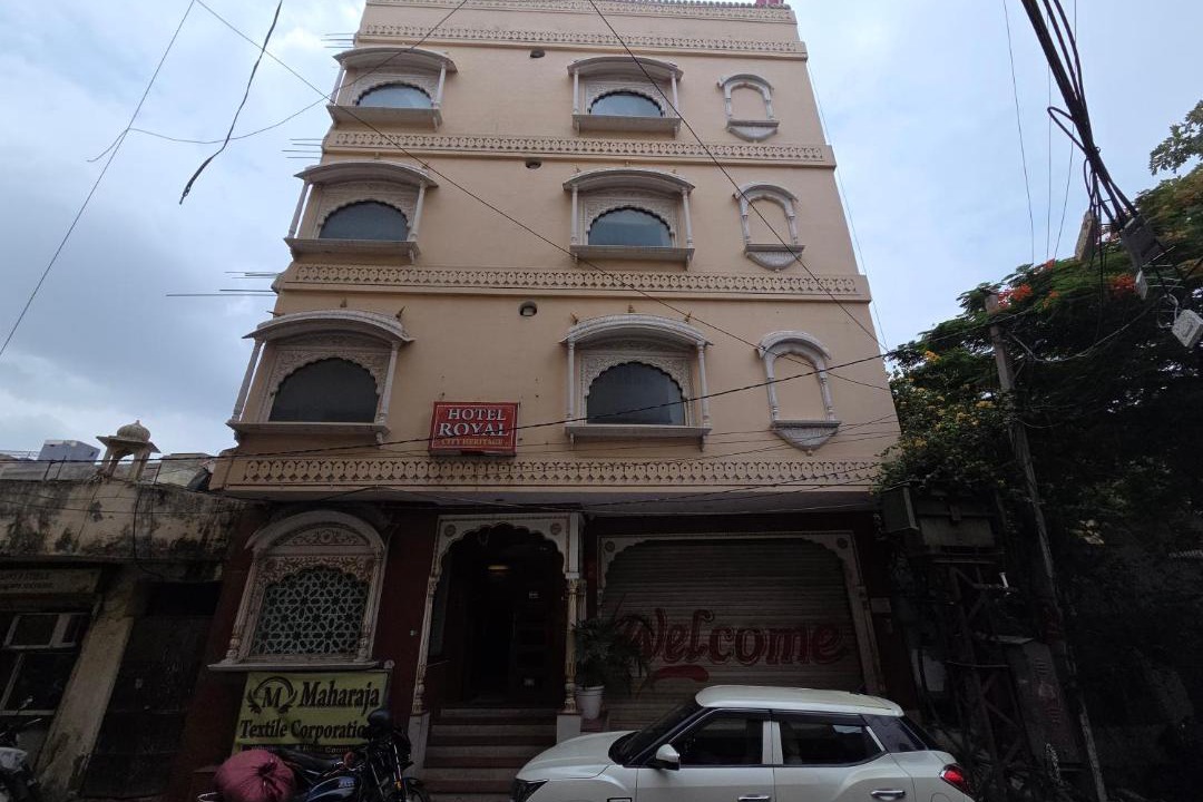 Photo of Buildings in Sindhi Camp