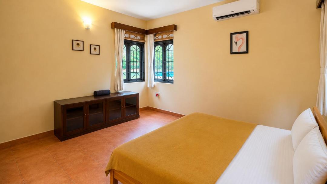 Photo of Bedroom in Mangeshi